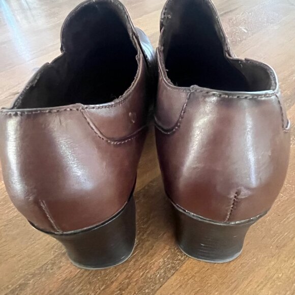 Thom McAn Brown Leather Slip-on Booties Chunky Heels Women's Size 10 W - Picture 8 of 11